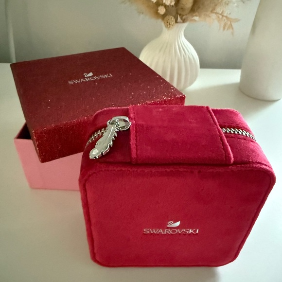 Swarovski Velvet Jewelry Box - Picture 4 of 4